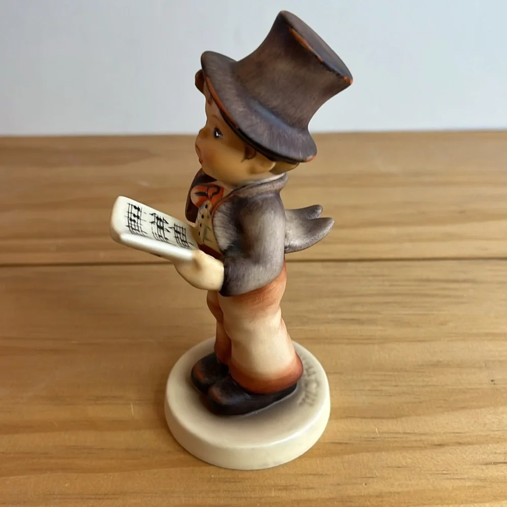 HUMMEL Goebel 131 “Street Singer” Vintage 1972 TMK-5